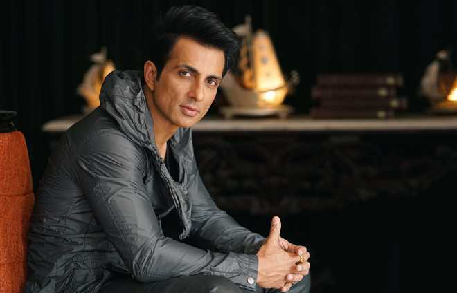 After success of ‘Simmba’, Sonu Sood pens heartfelt letter to late parents