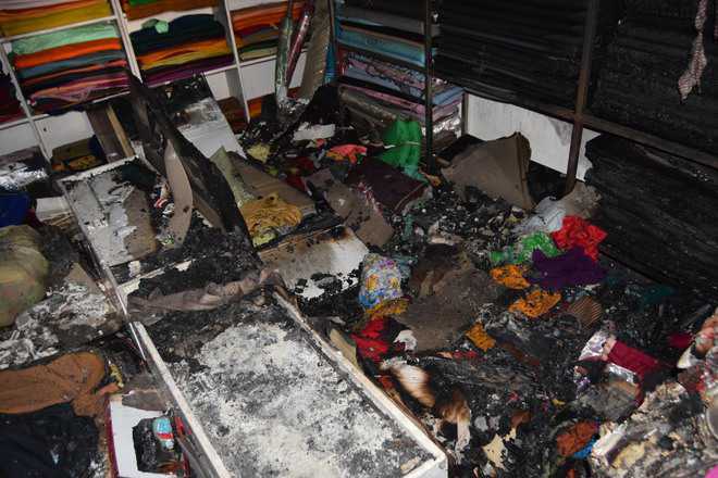 Fire breaks out at cloth showroom in Sector 70