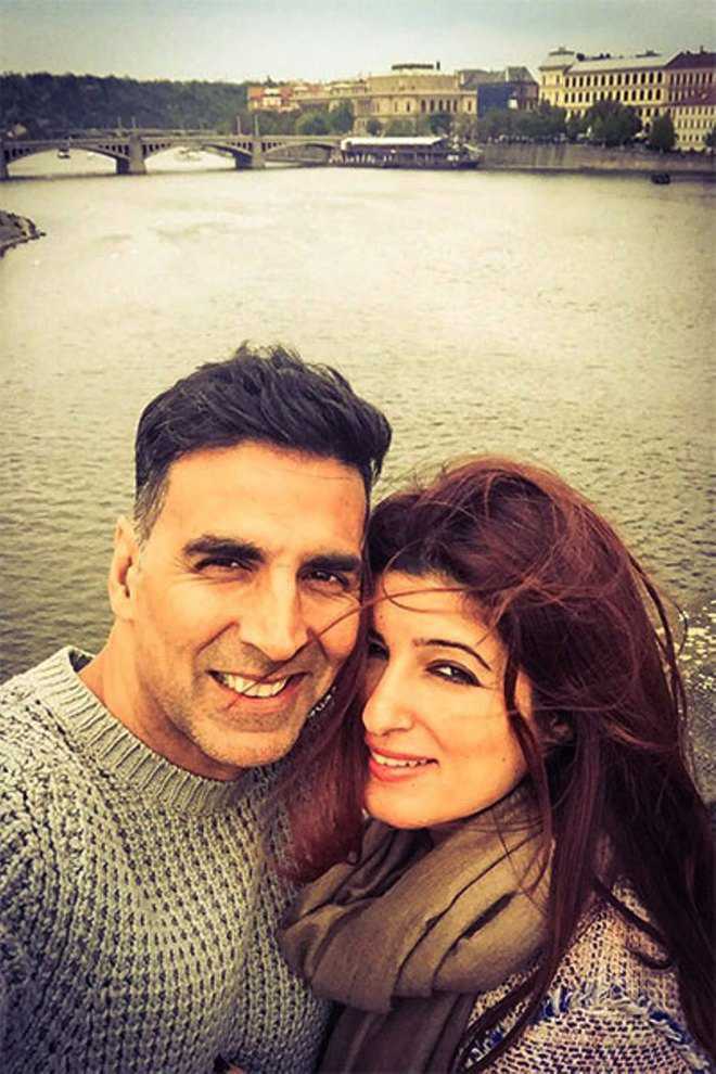 ''18-year challenge'': Twinkle Khanna marks marriage anniversary with husband Akshay