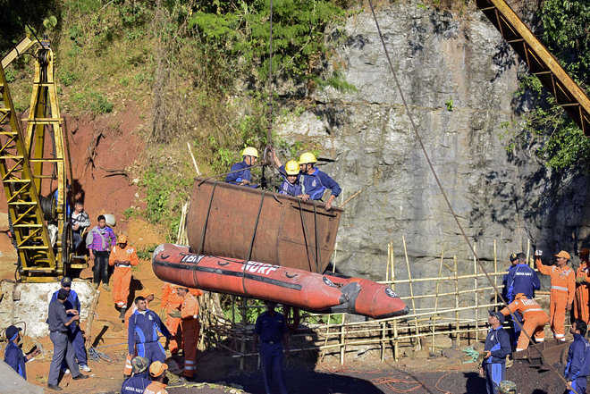 Navy divers find miner’s body, several skeletons
