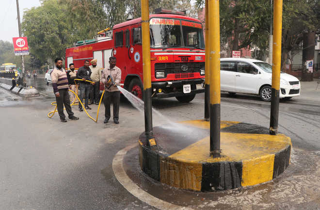 Using fire brigade vehicle to clean roads raises eyebrows