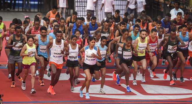 Lagat, Worknesh clinch Mumbai Marathon titles