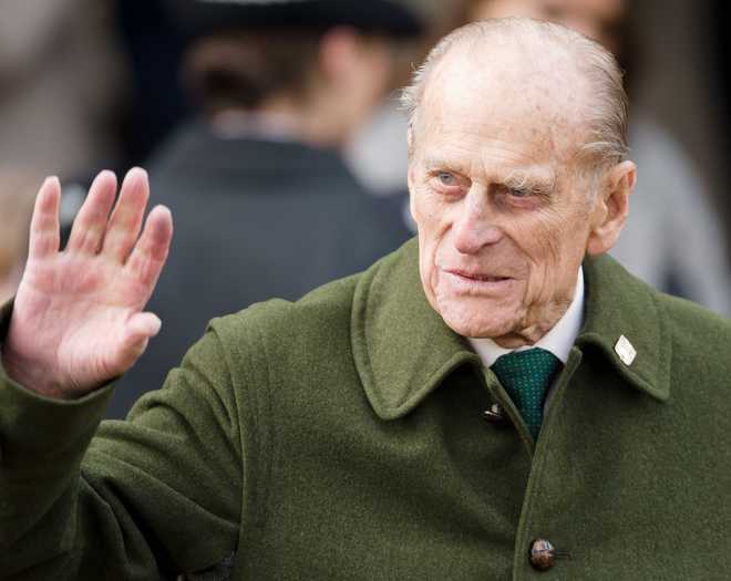 UK police speak to 97-year-old Prince Philip for not wearing seat belt