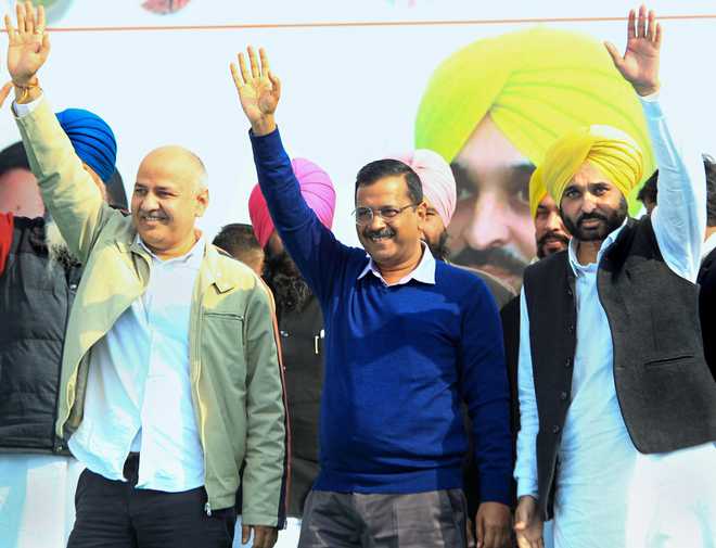 Kejriwal sounds poll bugle in Punjab, calls ''opportunists'' those who left AAP