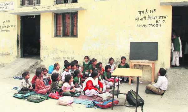 16% state schools lack toilets for girls: Survey
