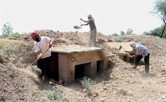Poor response to tenders stalls bunker construction in Rajouri