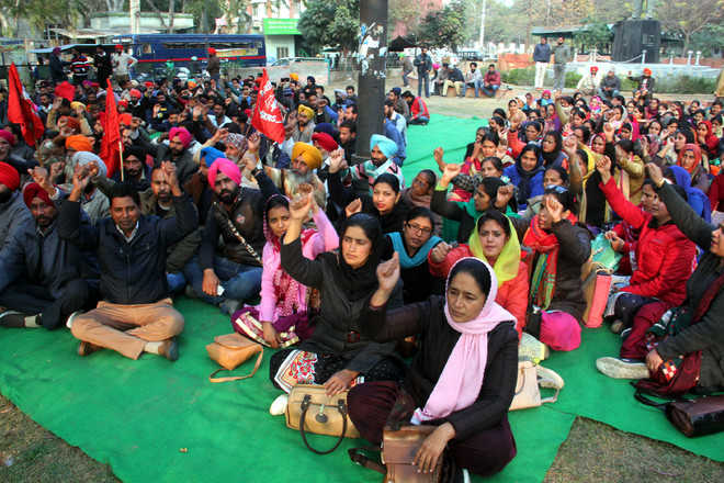 Sanjha Morcha protests termination of teachers