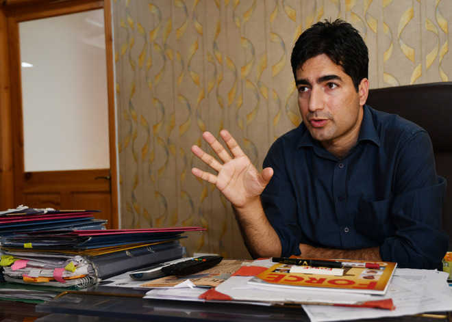 Shah Faesal launches crowd-funding campaign for ‘clean politics’ in Kashmir