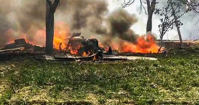 IAF''s Jaguar fighter jet crashes in UP’s Gorakhpur; pilot safe