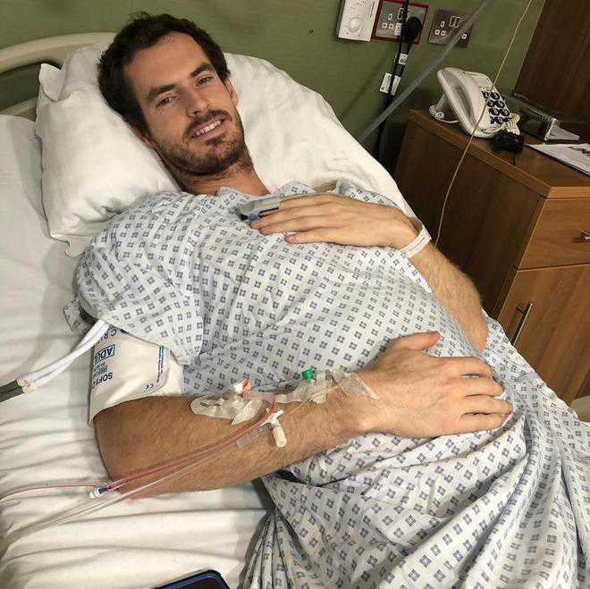Murray undergoes hip surgery