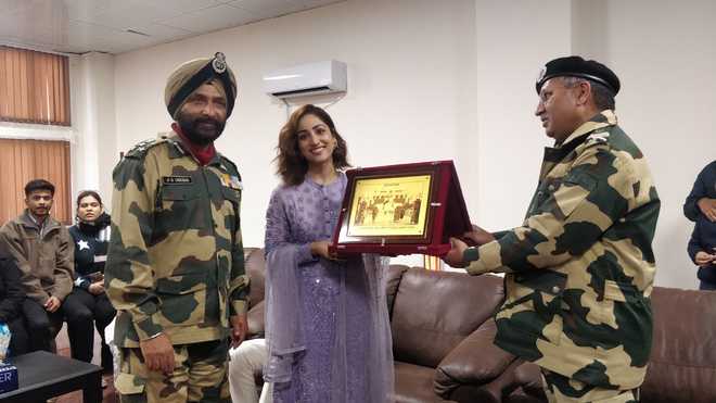 Yami felicitated by BSF Jawans