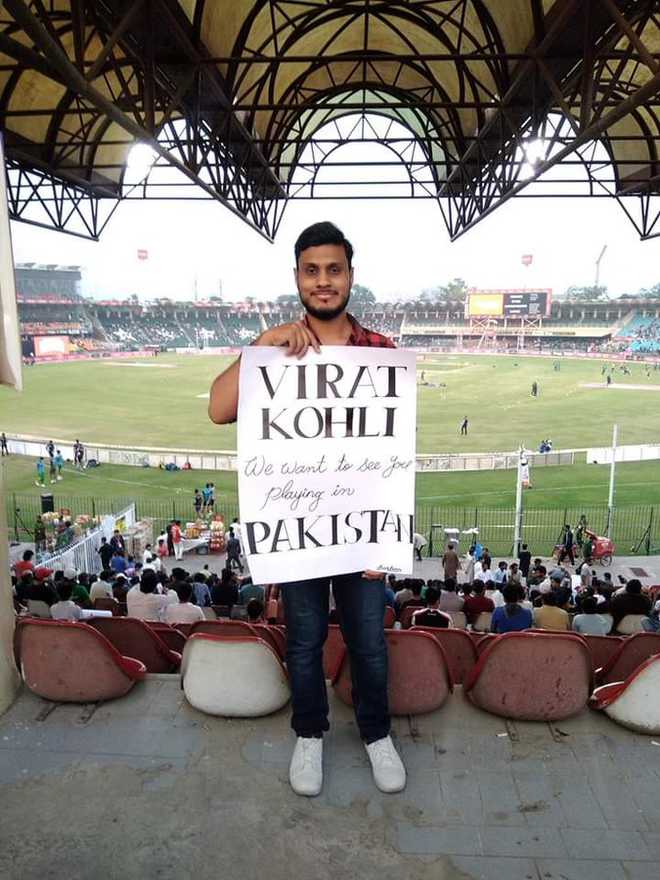 Twitter on fire, after fan invites Virat Kohli to play cricket in Pakistan