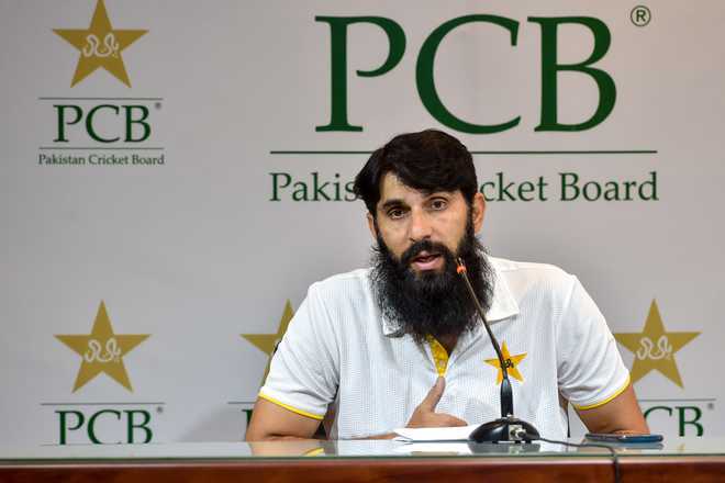 Pak coach Misbah-Ul-Haq gives cheeky answers to journalist after SL''s loss
