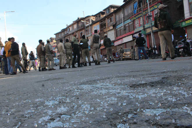 Grenade blast sends vendors scurrying for cover