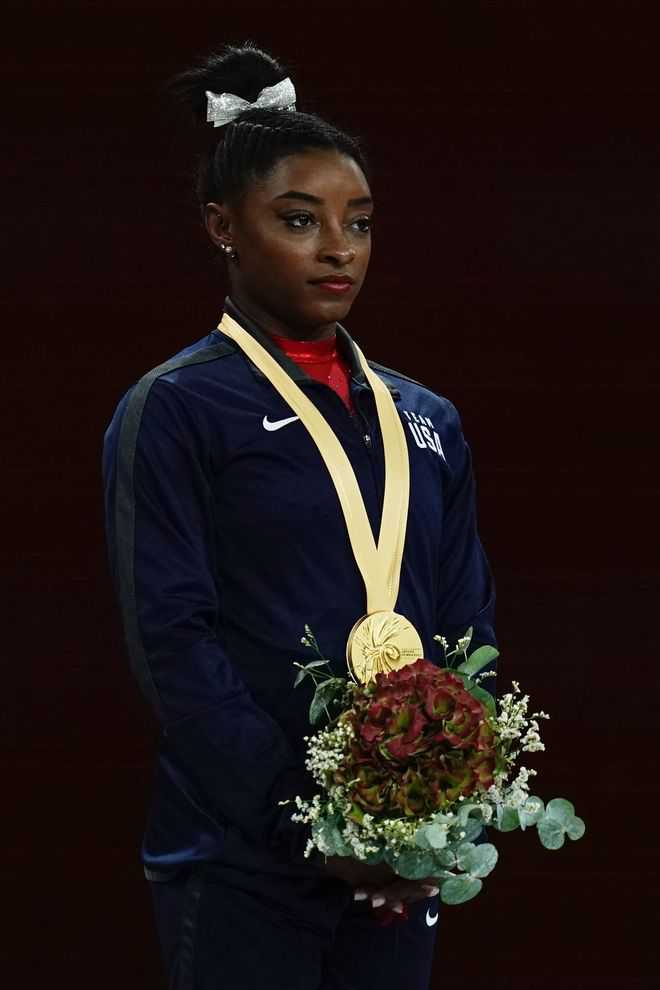 Biles wins vault gold to tie worlds medal record