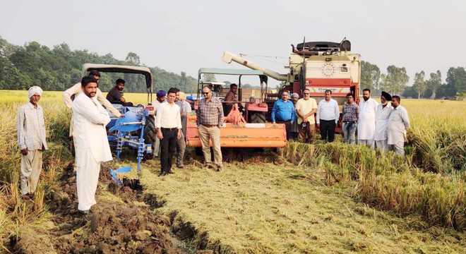 Farmers apprised of straw mgmt  machines