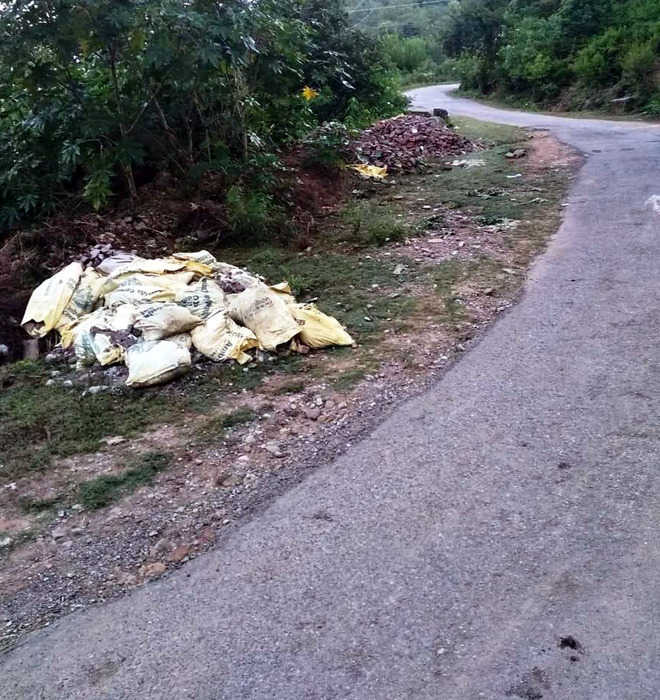 Despite ban, debris dots Nurpur road
