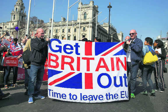 Britain, EU enter make-or-break Brexit week
