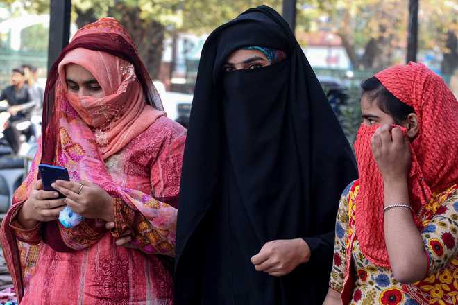 SMS blocked in Kashmir soon after mobile phones resume