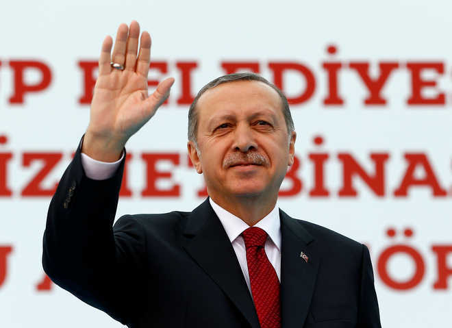 Erdogan vows no IS fighters will escape Syria