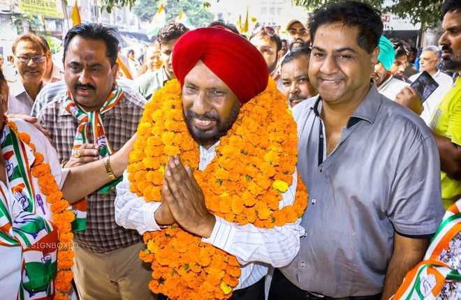 Bagha banks on PM for votes, Dhaliwal flaunts local connect