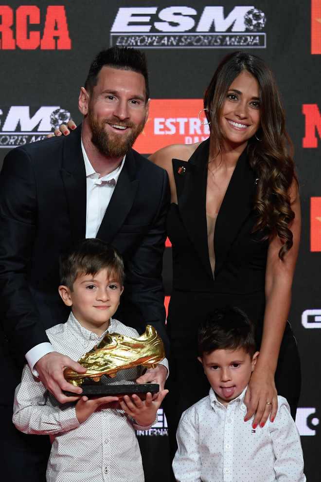 Messi receives 3rd European Golden Shoe in a row