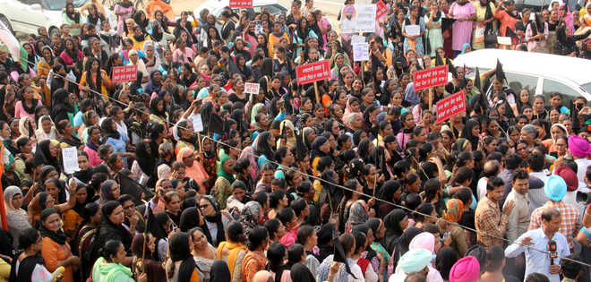 Angandwadi workers protest outside Capt Sandhu’s office