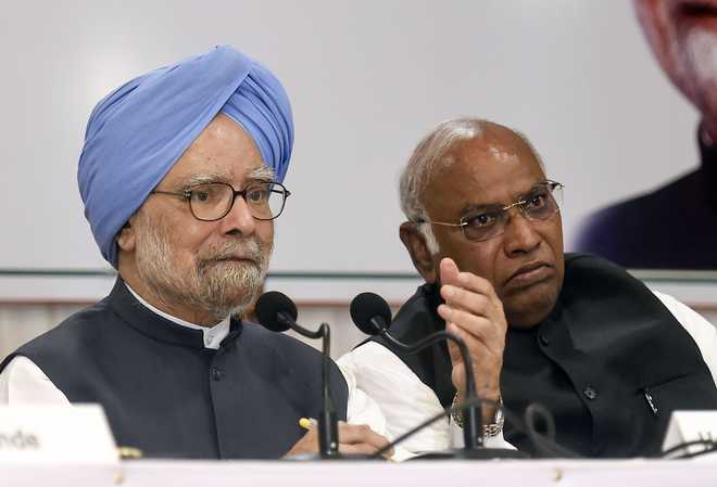 Slowdown, govt apathy affecting economy, says Manmohan Singh