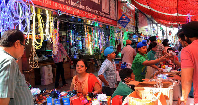 Chinese lights spell doom for potters this Diwali