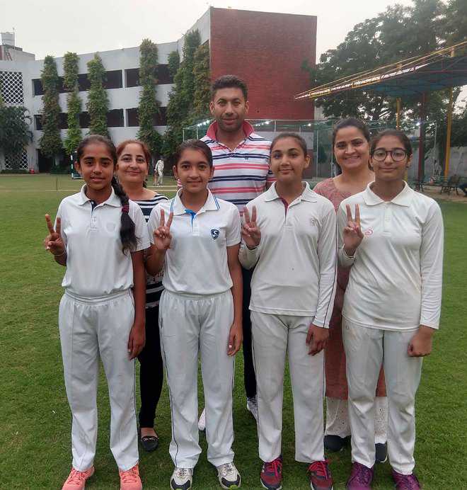 DAV girls selected for state cricket meet