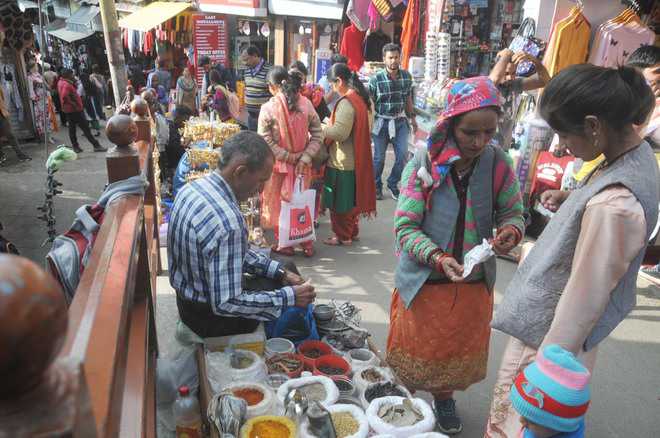 Unauthorised vendors spell chaos in Shimla