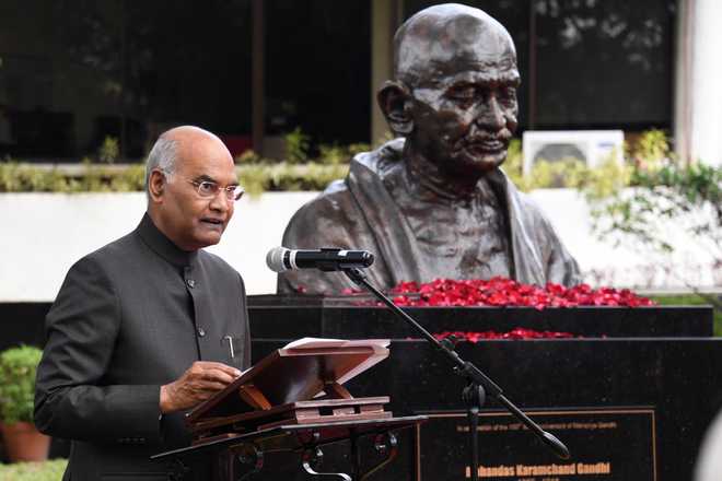 President Kovind unveils bust of Mahatma Gandhi in the Philippines