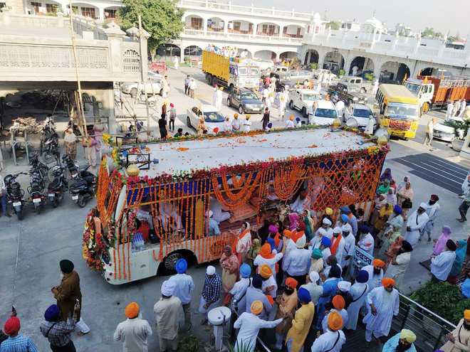 Thousands take part in nagar kirtan