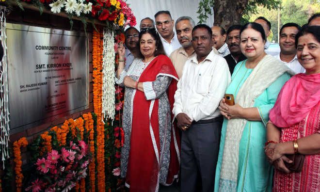 Kirron Kher lays stone of two modern community centres