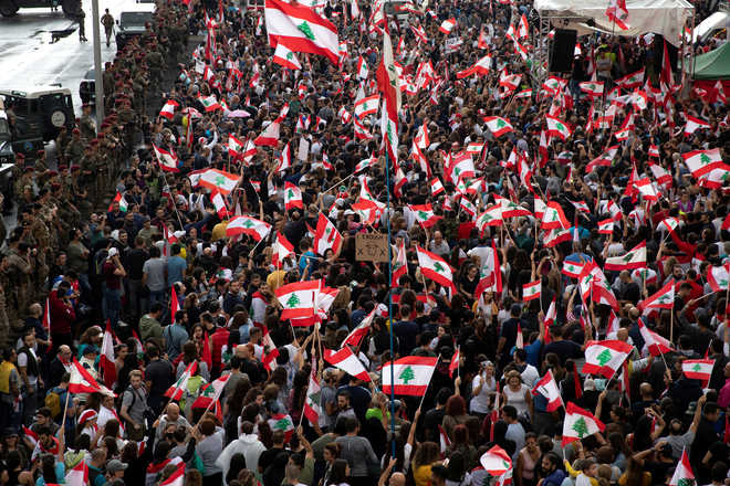Lebanese protesters unbowed as army vows to open roads