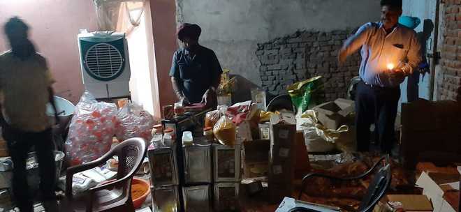 Ghee, spices seized from unauthorised manufacturing unit at Mianpur village