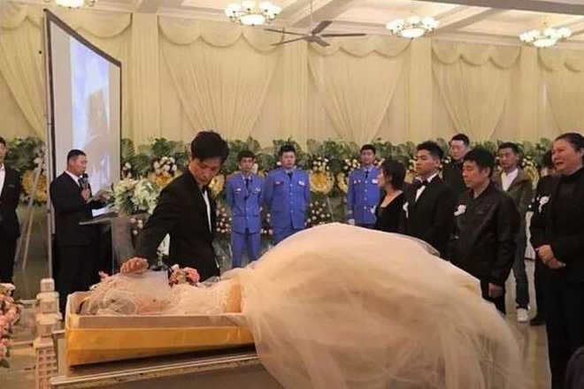 To fulfil dead fiancee's last wish, China man marries her corpse : The  Tribune India