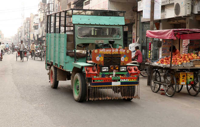 Admn turns a blind eye to modified vehicles