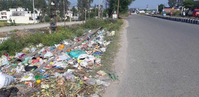 Solid waste dumped on roads