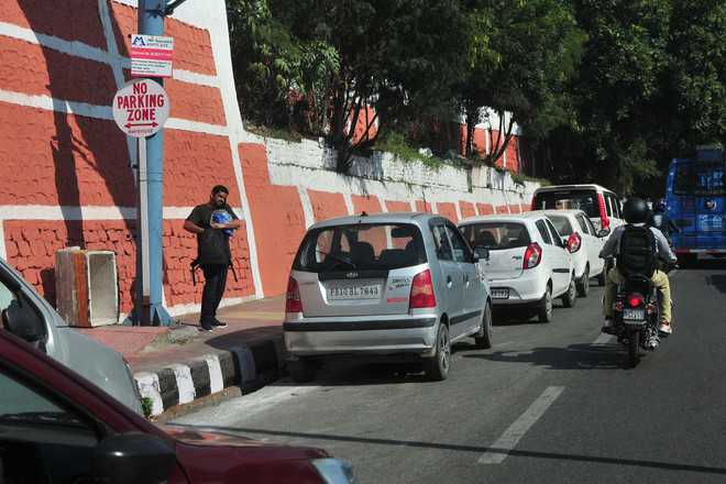 Cops up the ante against traffic violators in Jammu