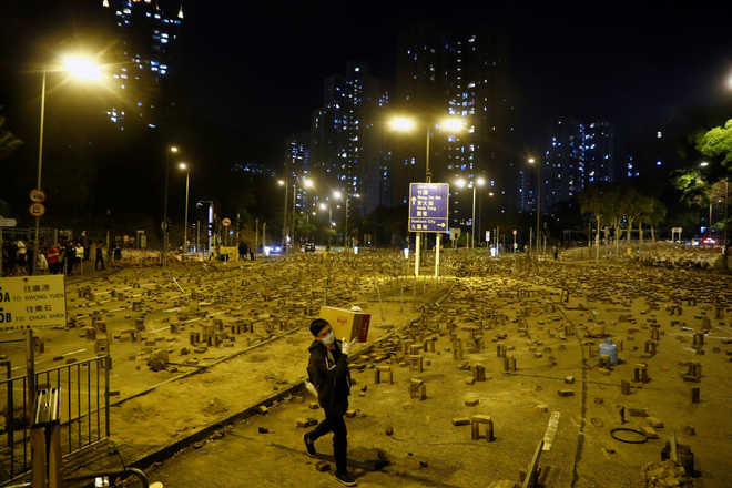 Mainland China students flee Hong Kong over protest violence fears