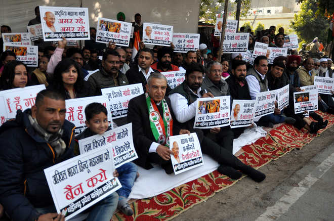 Cong protests against Hindu Mahasabha