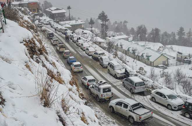 Cold wave continues in Himachal, heavy snow likely