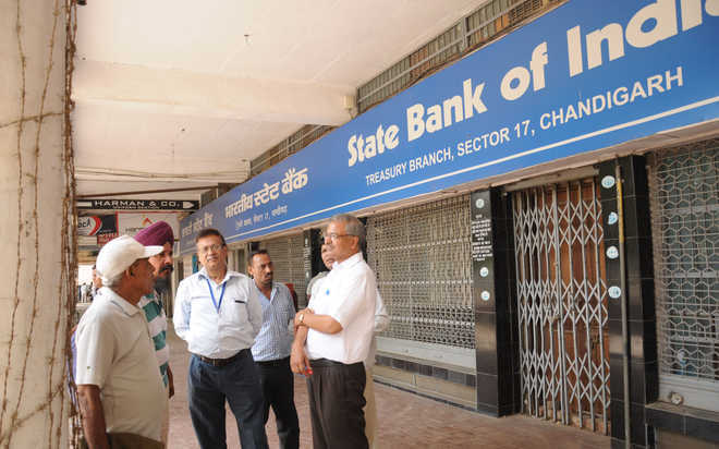 SBI cuts interest rate on home loans up to Rs 30 lakh