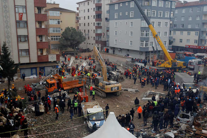 Turkey building collapse death toll rises to 21