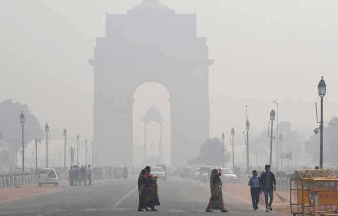 Cold Sunday morning in Delhi, air quality moderate