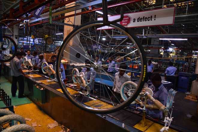 Fluctuating steel prices stump industrialists