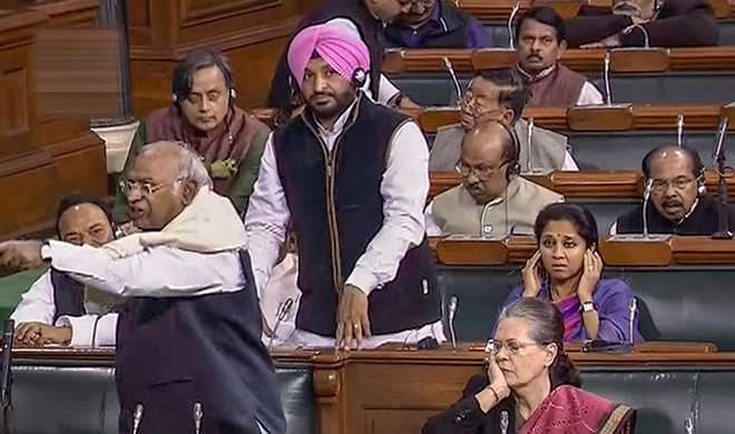 Cong stages walkout in LS on Rafale issue