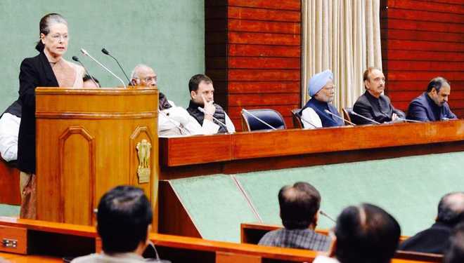 Sonia hails Rahul’s leadership at CPP meet, attacks Modi for ‘bluff''