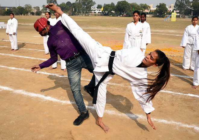 Gaganpreet, Kashvi declared best athletes at girls college